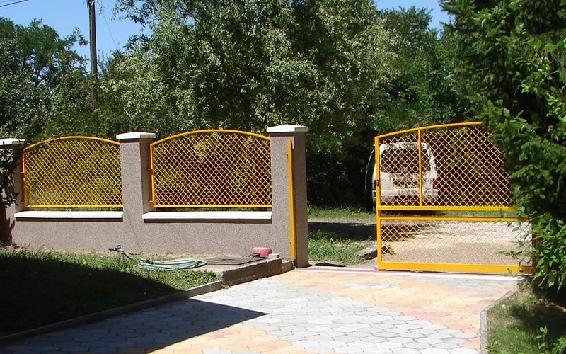 Racsos tolokapu1.jpg - Haidecker rács betétes kapu és kerítés.